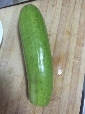 西葫清洗干净准备好