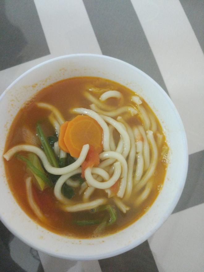 西红柿胡萝卜乌冬面