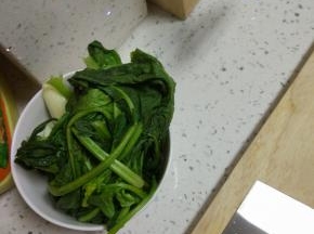 菠菜过热水备用
