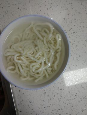 乌冬面提前凉水浸泡