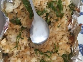 拿出，揭开锡纸，拌匀即可食用