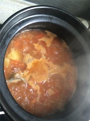 大火煮开后，转小火再炖半个小时
