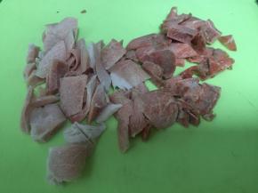 准备好猪肉，牛肉，切片