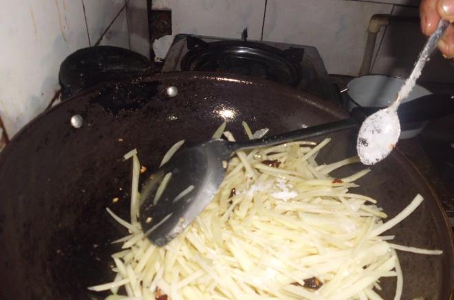 炝炒土豆丝