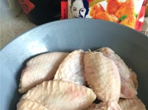 鸡翅洗干净