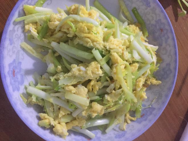 韭黄炒鸡蛋