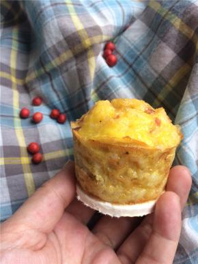 烤箱预热180度，中层烤20分钟，如果中间发现表面已经焦黄可以加盖锡纸