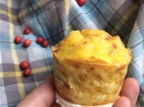 烤箱预热180度，中层烤20分钟，如果中间发现表面已经焦黄可以加盖锡纸