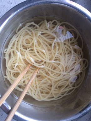 捞出过凉水备用