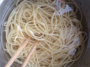 捞出过凉水备用
