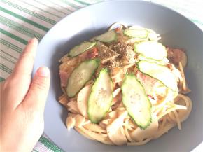 装盘后撒上适量黑胡椒和碎香草更美味哦！