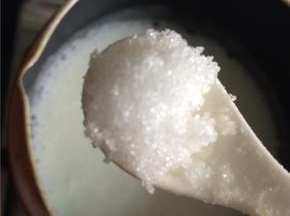 加入适量白糖至个人喜欢的甜度