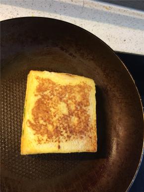 两面都煎至金黄即可出锅