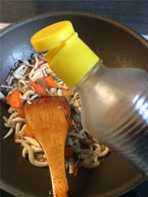 点入少量生抽。