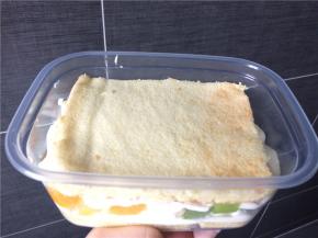 再放上一片蛋糕