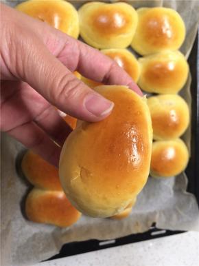 送入预热180度的烤箱，中层18分钟即可