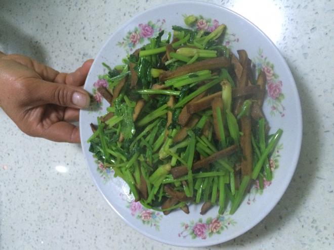 芹菜炒香干