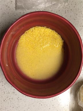 小米提前一晚用清水浸泡