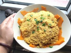 上蒸锅大火蒸50-60分钟即可