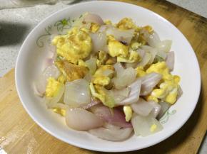 依照个人口味加入盐和鸡精出锅即可