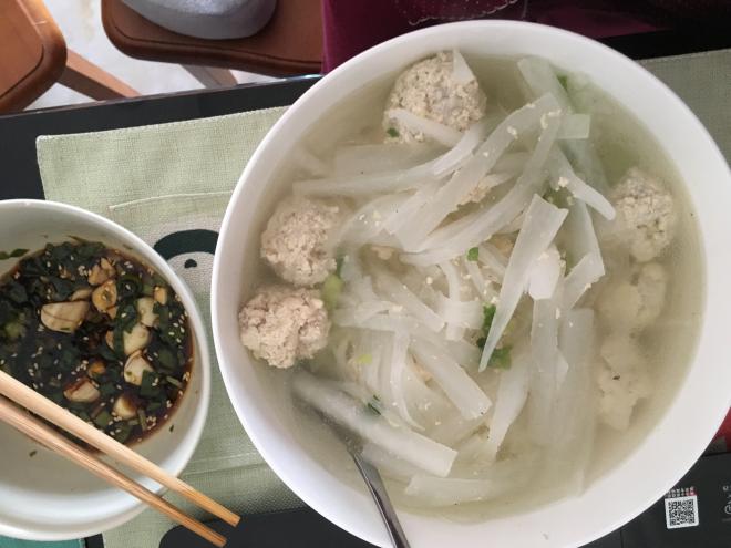 豆腐丸子萝卜汤