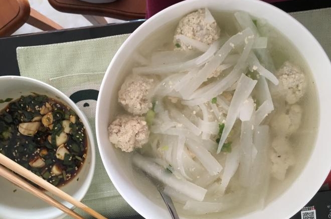 豆腐丸子萝卜汤