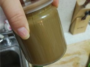 准备适量的麻酱