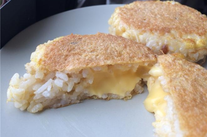 芝心肉松饭团烧