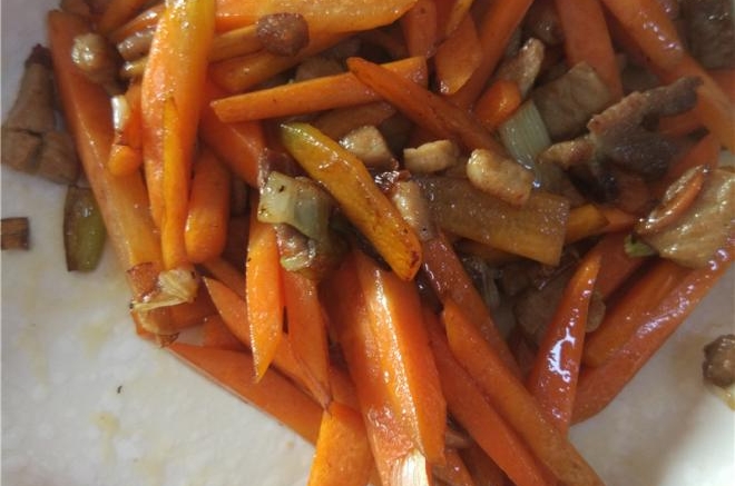肉丝炒胡萝卜
