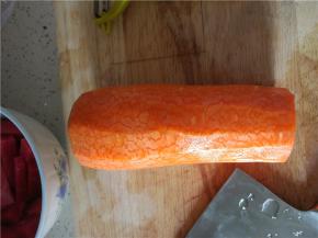 胡萝卜一根去皮洗净