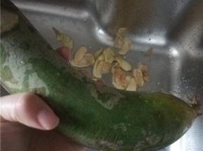 青萝卜清洗干净,去皮