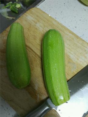 西葫芦洗净