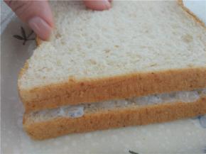 涂好之后放上另一片面包