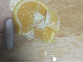 橙子切成小块