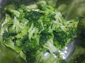 掰成小块备用