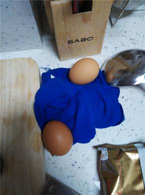 准备鸡蛋两个