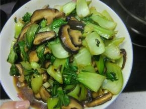 油菜稍微变软之后关火出锅