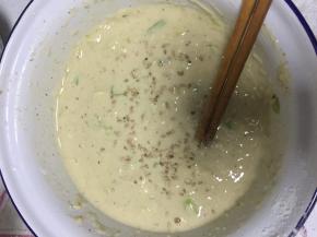 再加入少量白芝麻粒，做出来更香