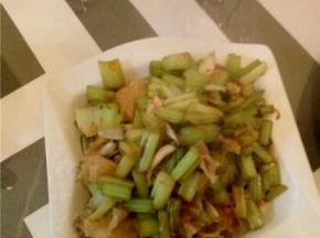 全程大火，三分钟左右，拌匀出锅