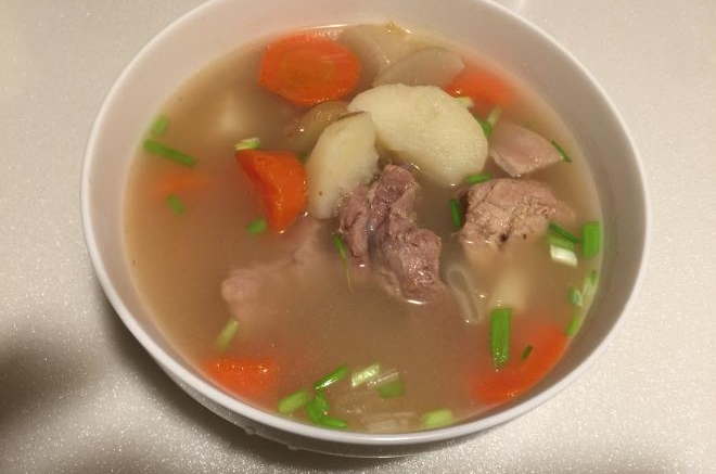 土豆萝卜排骨汤