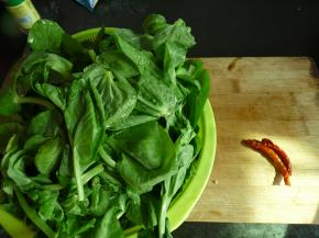 备好食材，干辣椒切小段