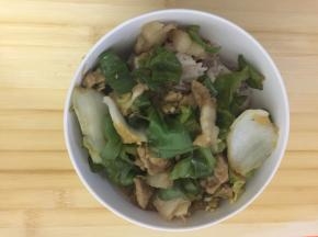 出锅，放在已做好的米饭上，完成