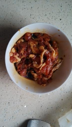 酱油腌制的肉片