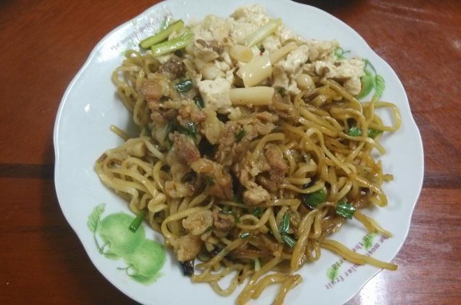 豆腐肉丝炒面