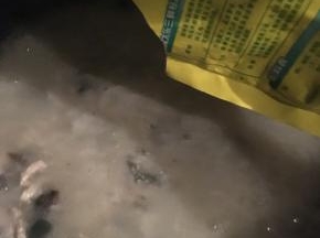 关火，加入适量鸡精，调味