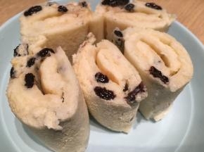 蛋糕卷切成断，