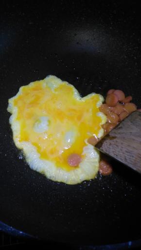 再放入鸡蛋