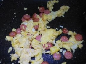 倒入娃娃菜翻炒