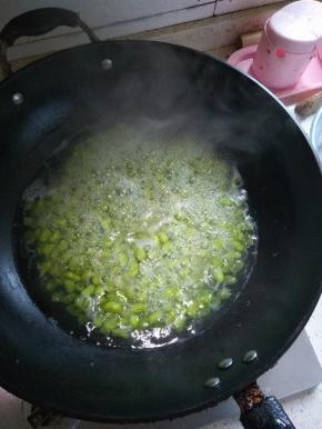 在水烧开的过程中