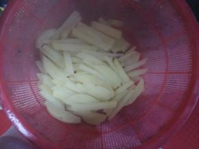 土豆取出淋干水